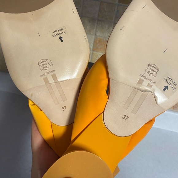 Miista
Women's Anais Reflective Sandals Yellow Orange‎ 6.5/37 - Picture 7 of 8